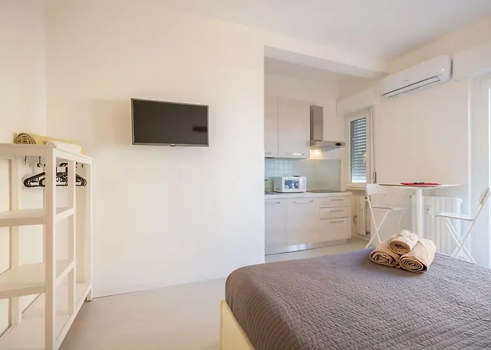 Alessia's Flat- M3 Corvetto Milaan