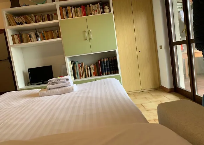 Kibilu - Fiera Milano, Vicinanze Rho, Linea Rossa Qt8 밀라노