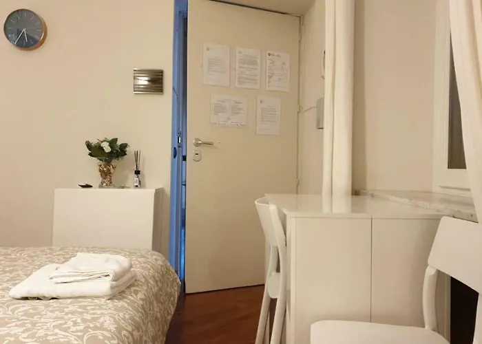 Kibilu - Via Dell'unione - Centre - Duomo * Milán