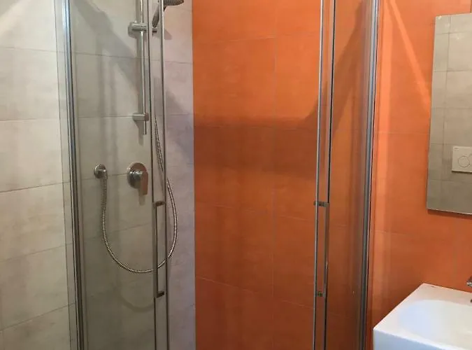 Feel@home Apartment+rooms * ميلان