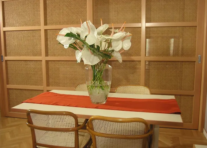 Borgonuovo Uno Apartment *