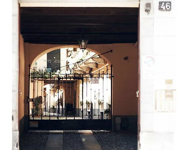 Taking A Walk In The Beating Heart Of Navigli *