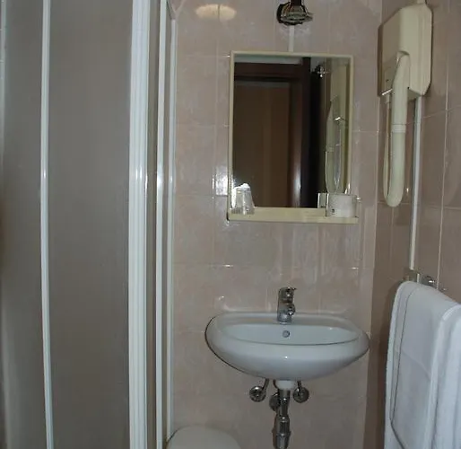 Casa Mia فندق ميلان