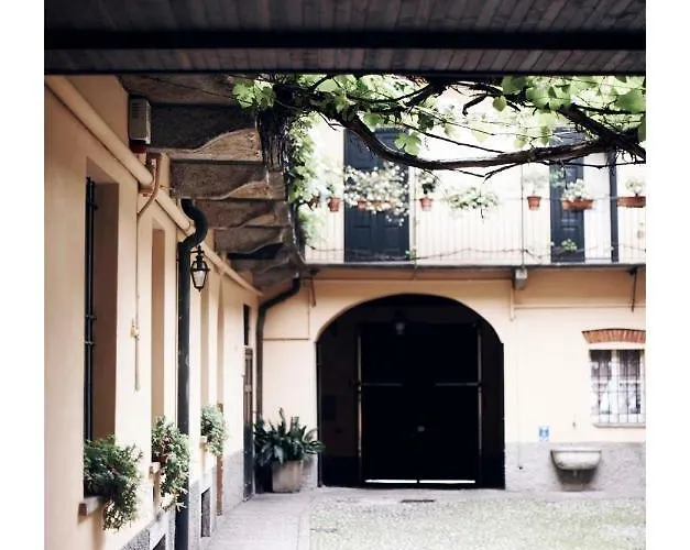 아파트 Taking A Walk In The Beating Heart Of Navigli 밀라노