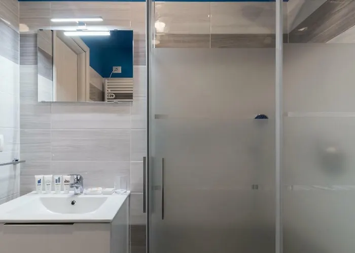 Italianway Easy - Napo Torriani 22 B * Milão