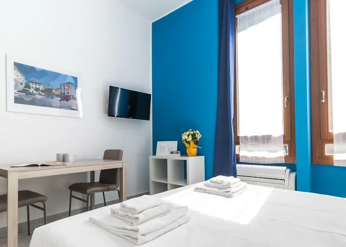 Italianway Easy - Napo Torriani 22 B * Milão