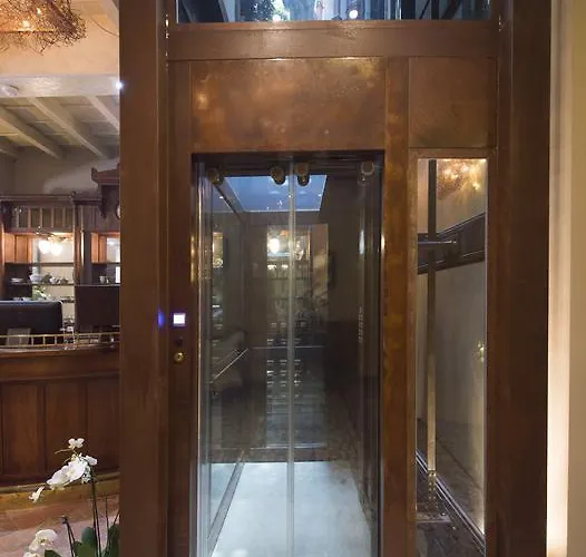 Отель Santa Marta 4*