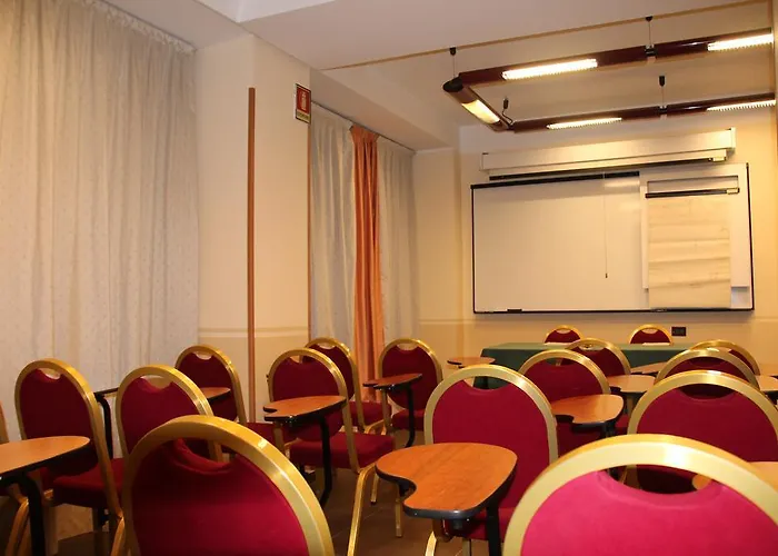 Mokinba Sant'ambroeus מלון 3*