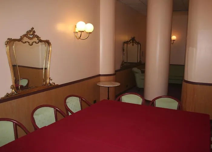 מלון Albert Hotel