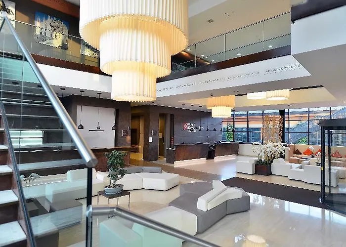 Hilton Garden North 4*