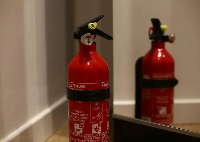 Hotel Garibaldi Fifty Attic Near Duomo *