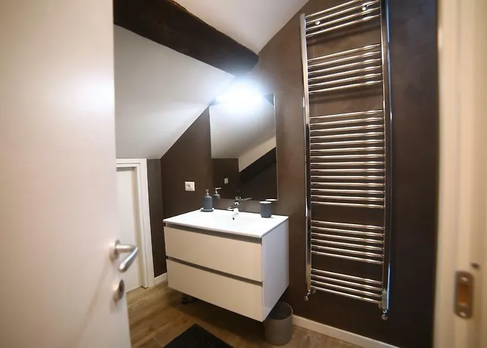 Hotel Garibaldi Fifty Attic Near Duomo *