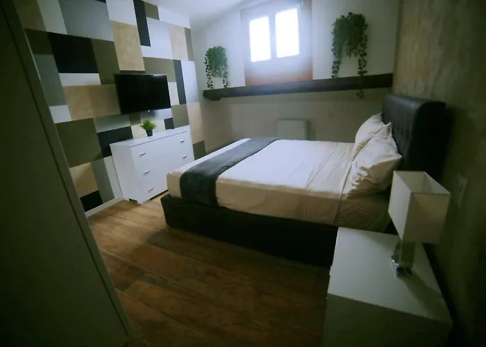 Garibaldi Fifty Attic Near Duomo *