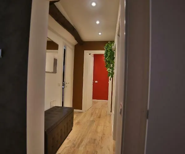 Hotel Garibaldi Fifty Attic Near Duomo