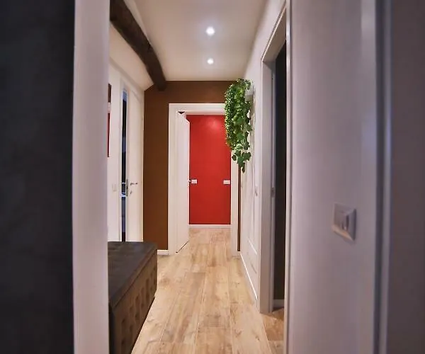 Garibaldi Fifty Attic Near Duomo Hotel