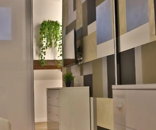 Garibaldi Fifty Attic Near Duomo Mailand