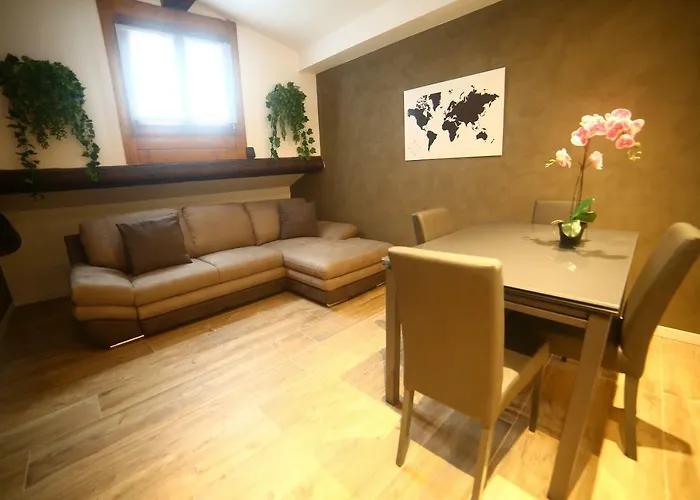 Garibaldi Fifty Attic Near Duomo *