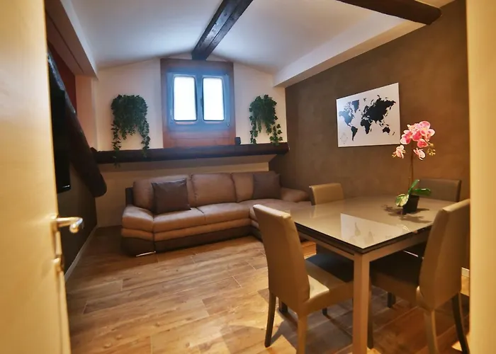 Hotel Garibaldi Fifty Attic Near Duomo *