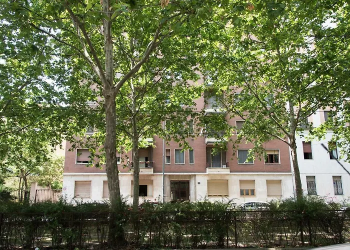 Youhosty - Pezzotti 18 * Mediolan