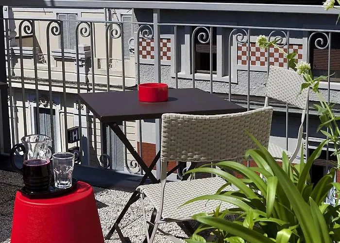 Rosso Segnale 4* Mediolan