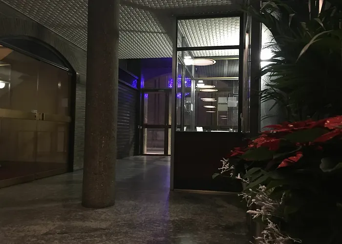 Kibilu - Via Falcone - Centre - Duomo * מילאנו