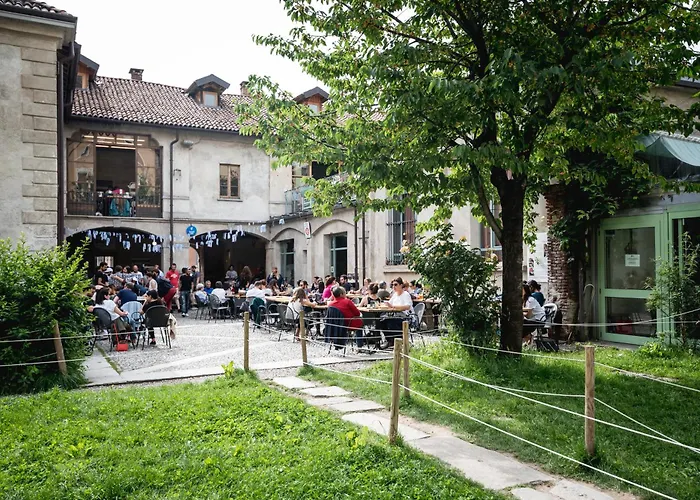 Un Posto A - All'interno Di Cascina Del 700 Vendégház 3*