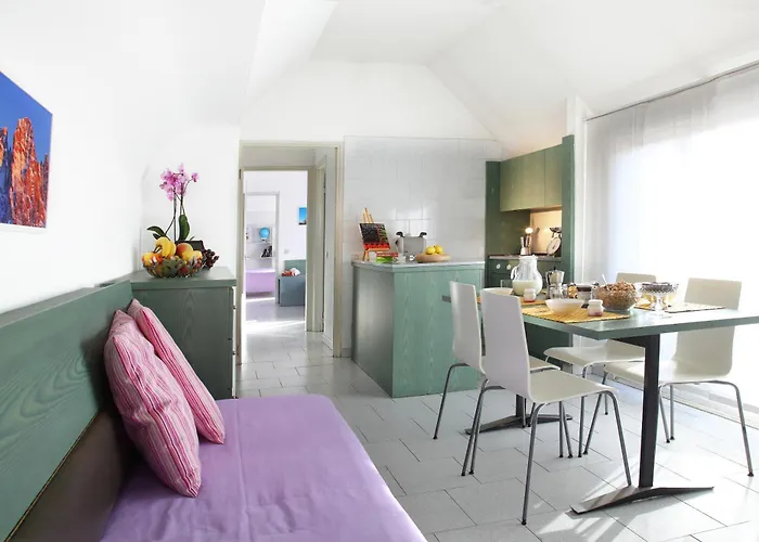 주스티 6 3* 밀라노