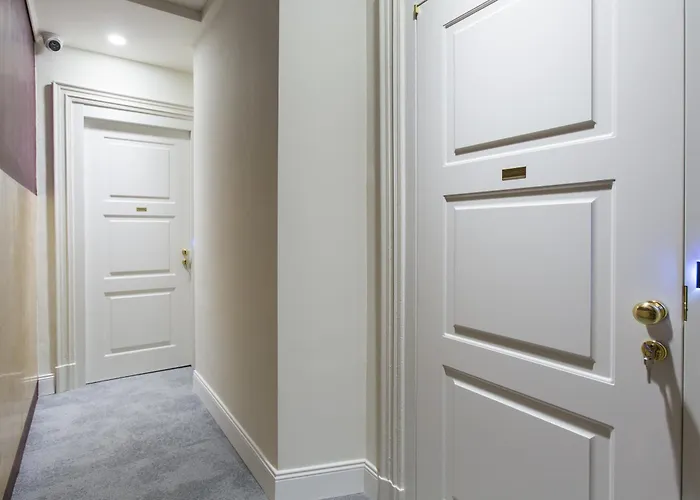 Affittacamere Household Settembrini 4*