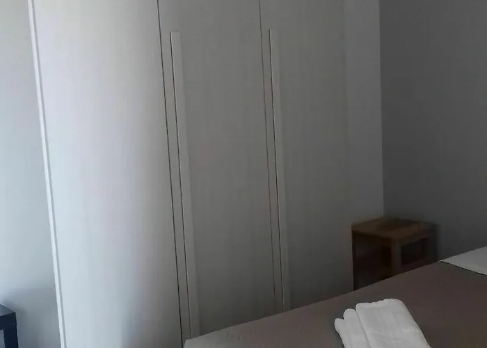 Red Line Division Milán