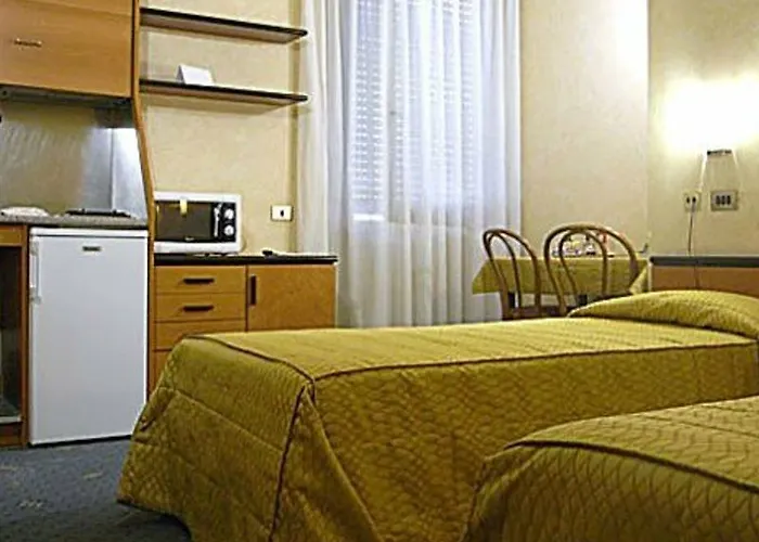 Lepontina Lägenhetshotell 3*