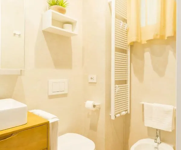 Duomo Deluxe 3* Milão