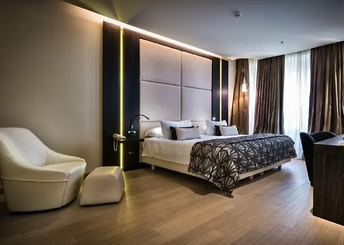 The Square Duomo - Preferred & Szálloda 4*