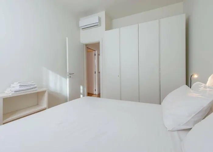 Joivy 1br In Isola With Stunning View To Bosco Verticale Lejlighed