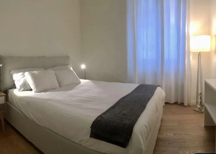 Joivy 1br In Isola With Stunning View To Bosco Verticale Lejlighed