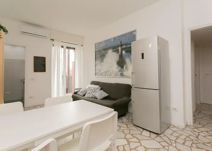 The Rent - Maciachini Two Bedroom Apartmán *