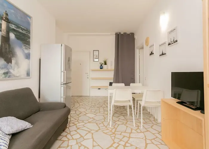 The Rent - Maciachini Two Bedroom