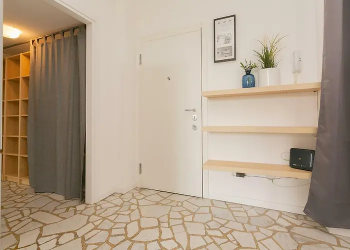 The Rent - Maciachini Two Bedroom Apartmán Milán