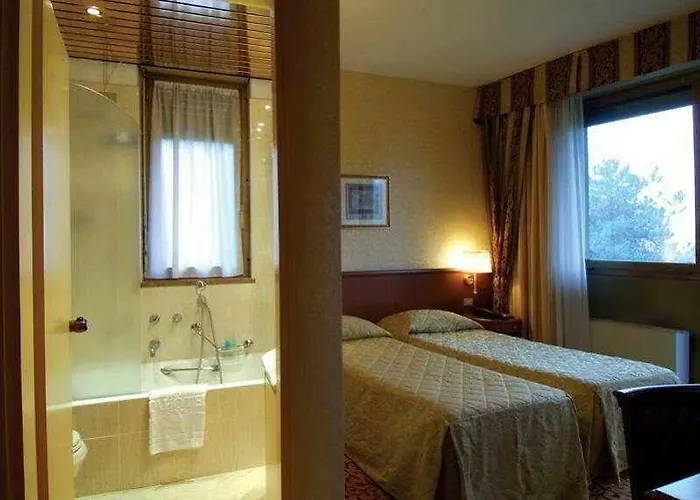 Unaway & Quark Due 4*