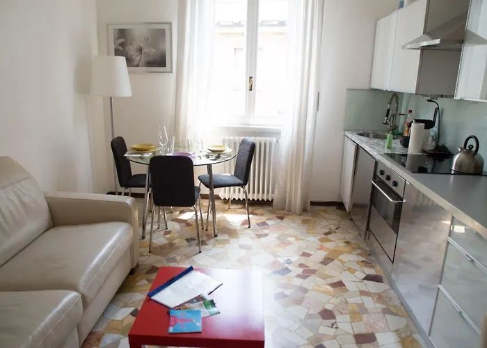 Convenient And Private Place In Milan דירה