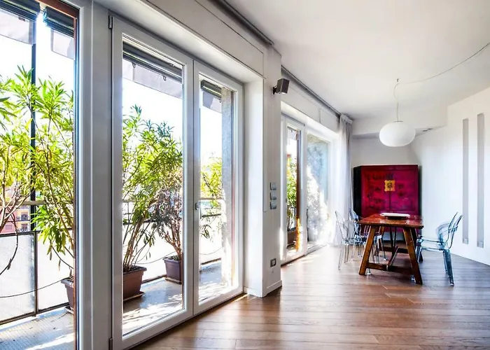 Lush Contemporary Flat, Wonderful With 3 Bedrooms, 6 Guests Lägenhet *