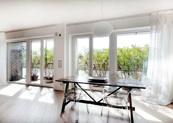 Apartment Lush Contemporary Flat, Wonderful With 3 Bedrooms, 6 Guests *