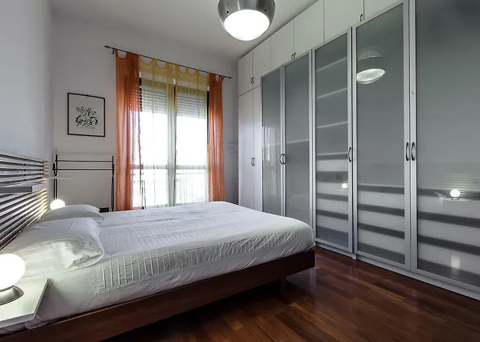 Апартаменты Darsena Apartment, 6 Guests, 2 Bdr, Neighborhood, Navigli