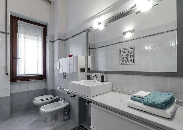 Darsena Apartment, 6 Guests, 2 Bdr, Neighborhood, Navigli Апартаменты