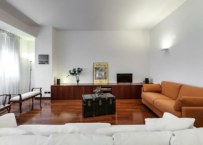 Darsena Apartment, 6 Guests, 2 Bdr, Neighborhood, Navigli Апартаменты Милан
