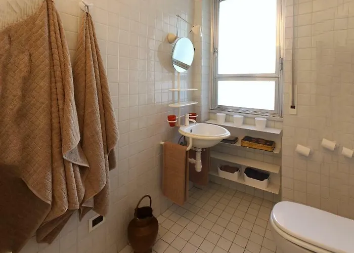 Luminous Stylish Quiet 150m2, Tre Torri ميلان