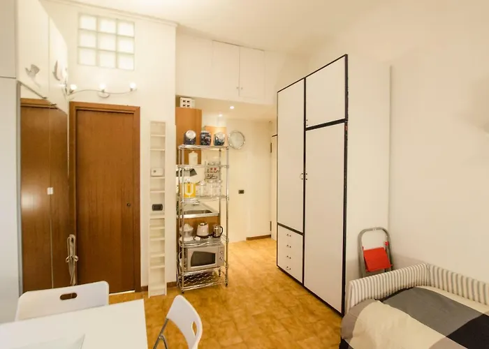 Cozy Central Studio - Porta Romana 아파트 *
