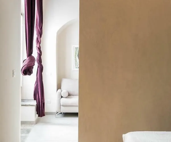 Le Scuderie Di Sant'ambrogio * Milano