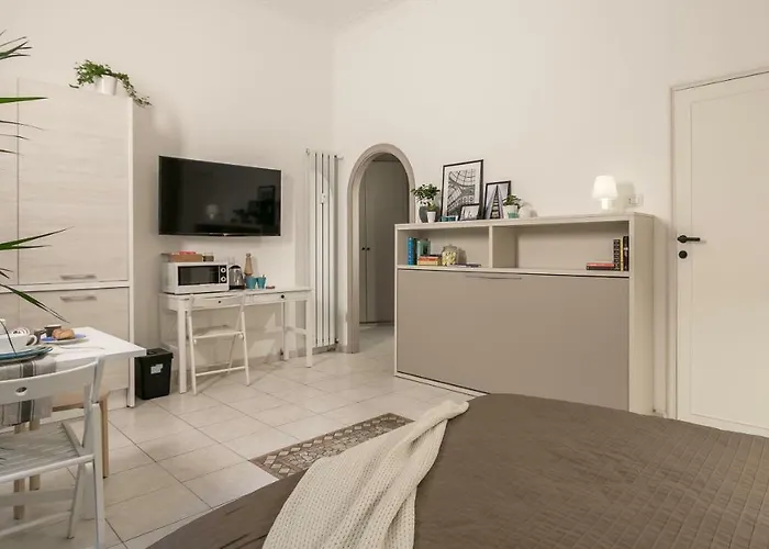 Next Stop - Station * Milão