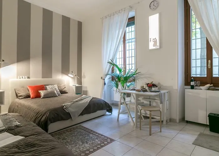 Next Stop - Station * Milão