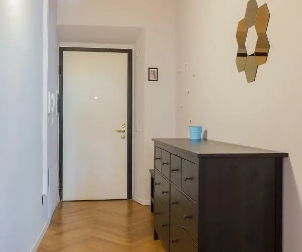 Cosy 2 Minutes From Duomo